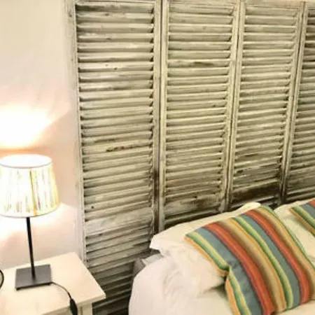 Flat In Historic Neighbourhood Apartmán *